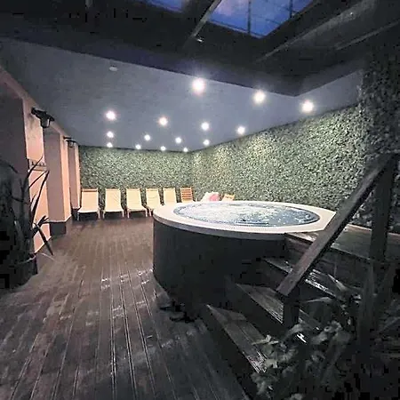 Charming Comfortable At Cornelia Deluxe With Free Pool And 라즐로그